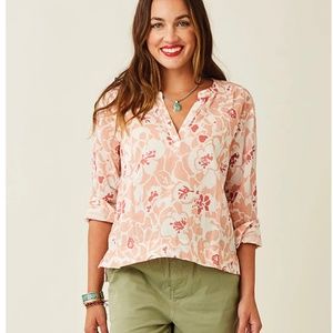 Carve Designs Davis Top in Cloud Orchard size medium NWT